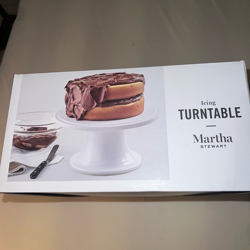 Martha Stewart White Icing Turntable